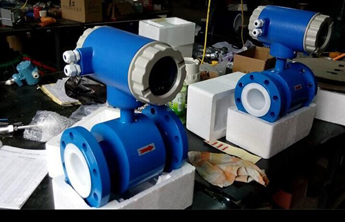 dn100電磁流量計產品圖