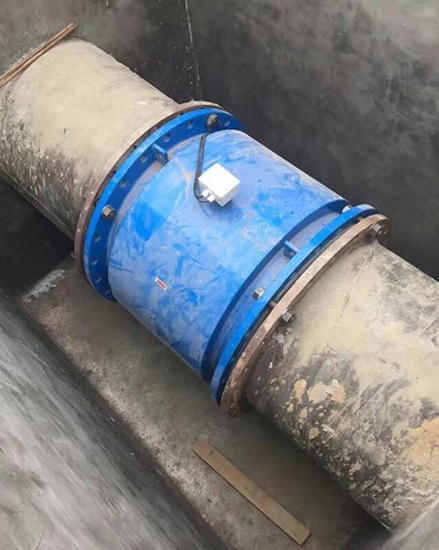大口徑電磁流量計現場安裝使用圖